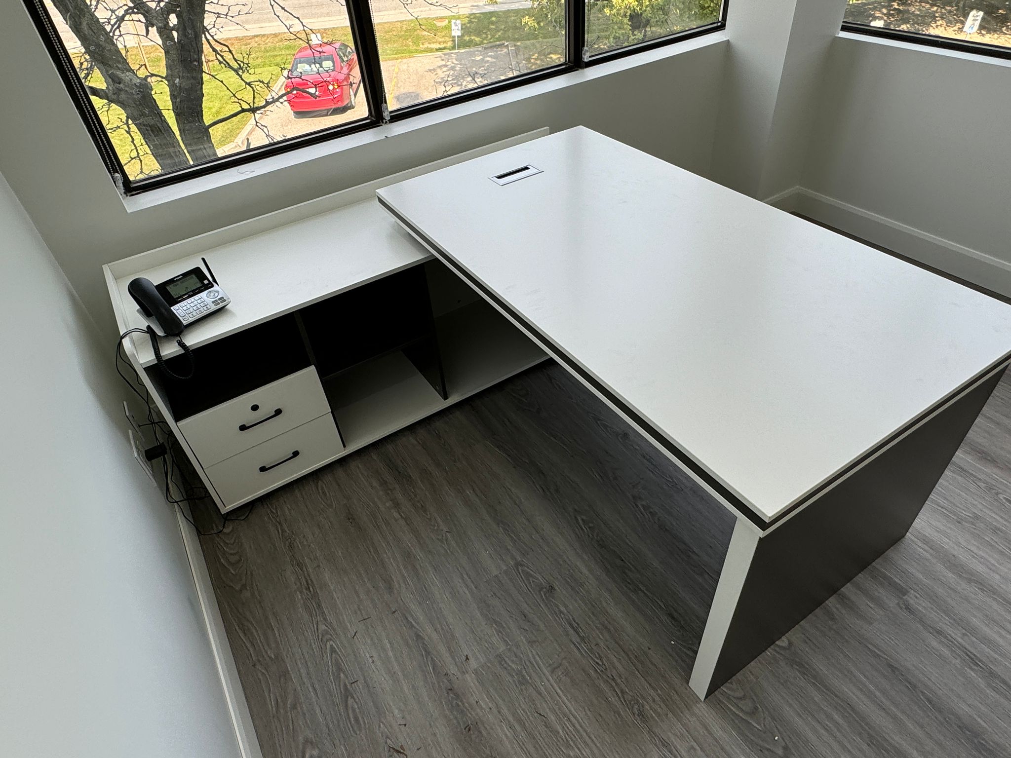 CLARA White Modern Executive Office Desk