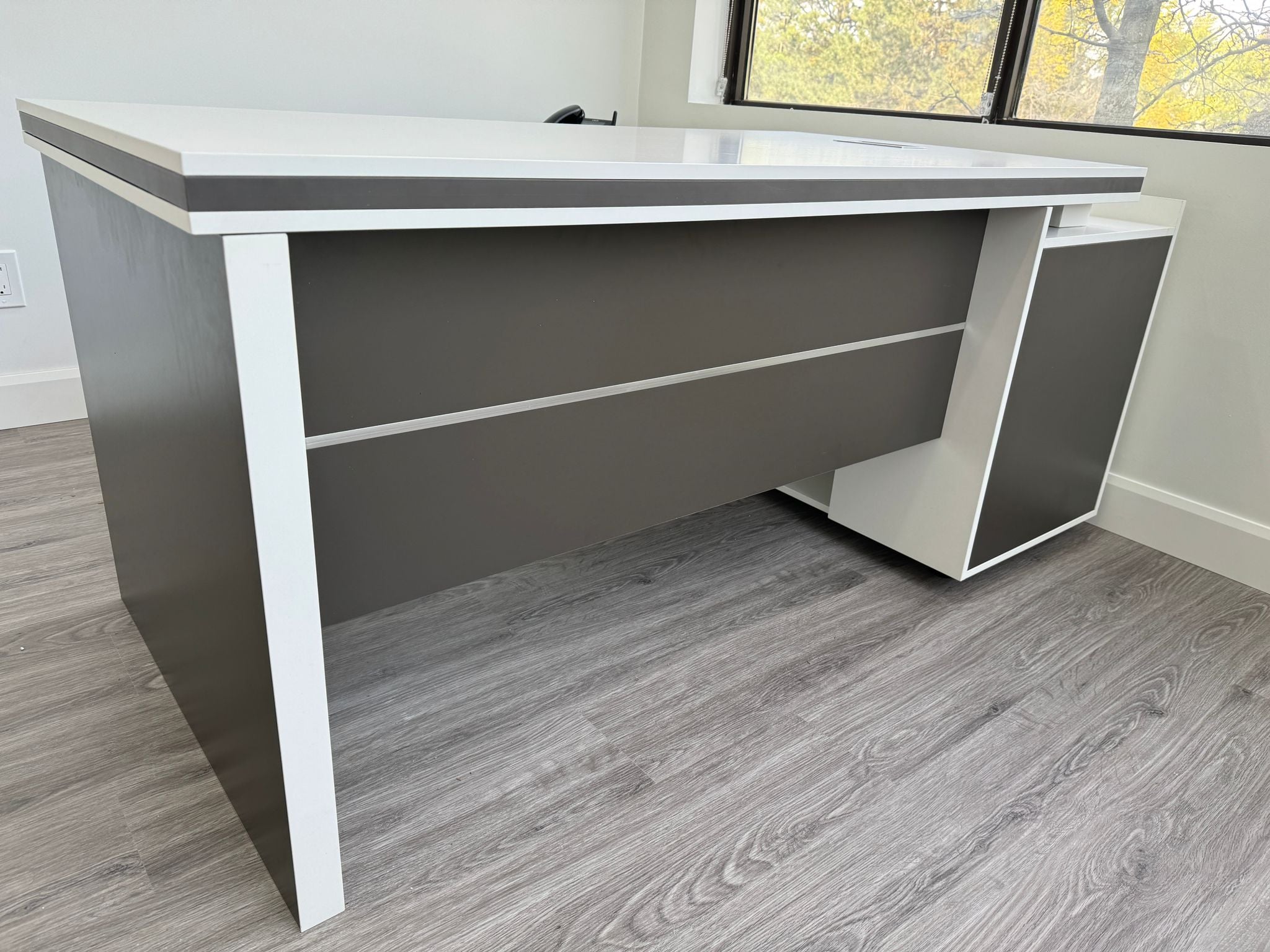 CLARA White Modern Executive Office Desk